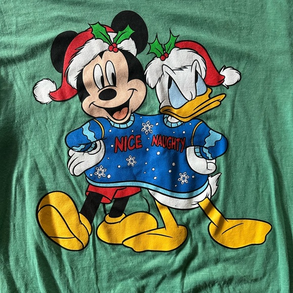 NWT Disney Mickey & Donald Duck Christmas ๐ T-Shirt size medium - Picture 2 of 6